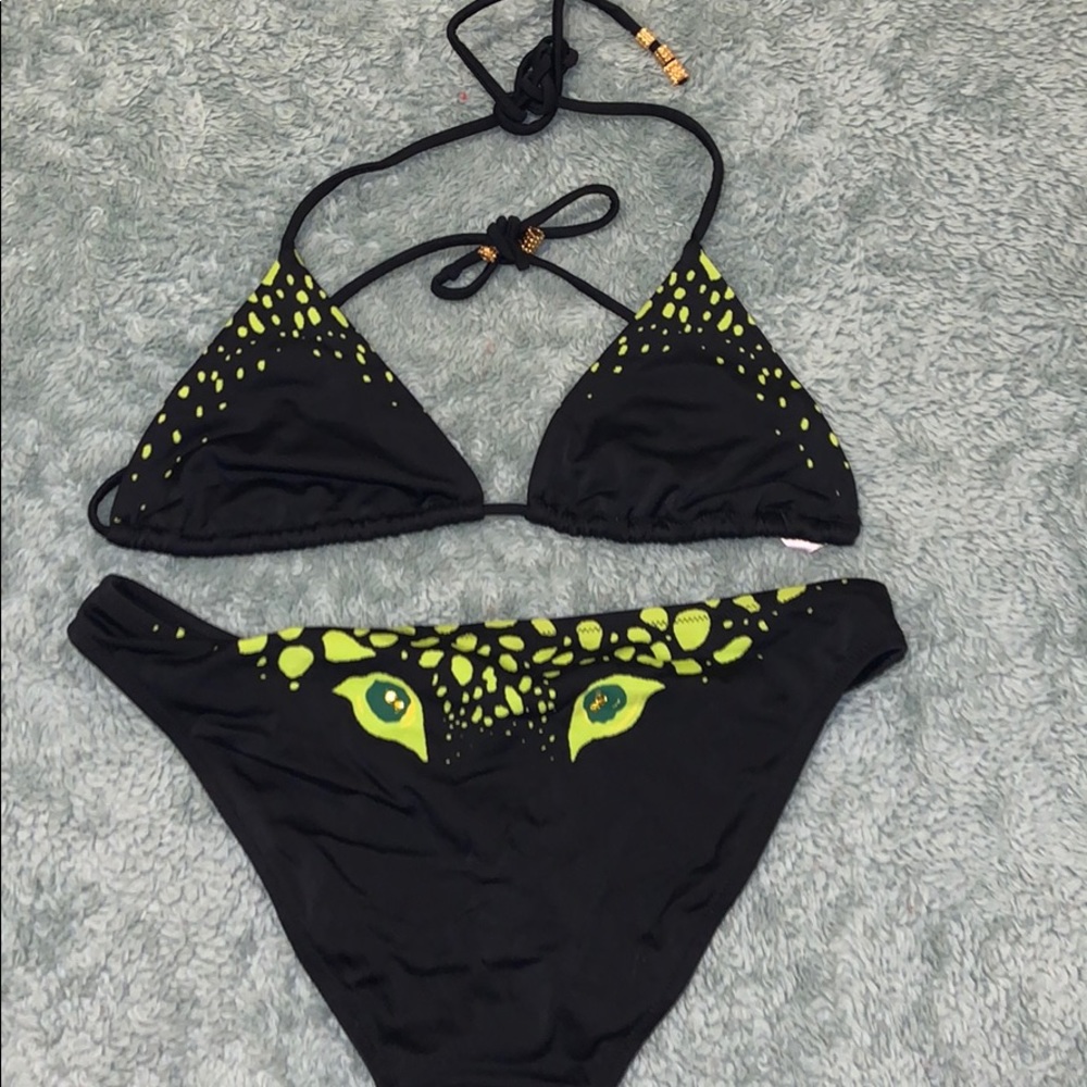 Victoria’s Secret snake eyes bikini